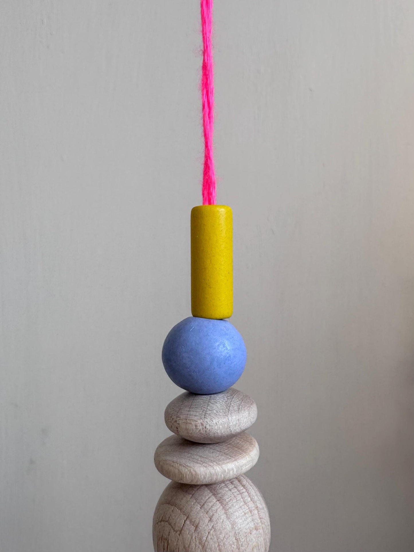 Handgefertigter bunter Sonnenfänger - Suncatcher mit Prisma - Regenbogen Fensterdekoration aus Glas