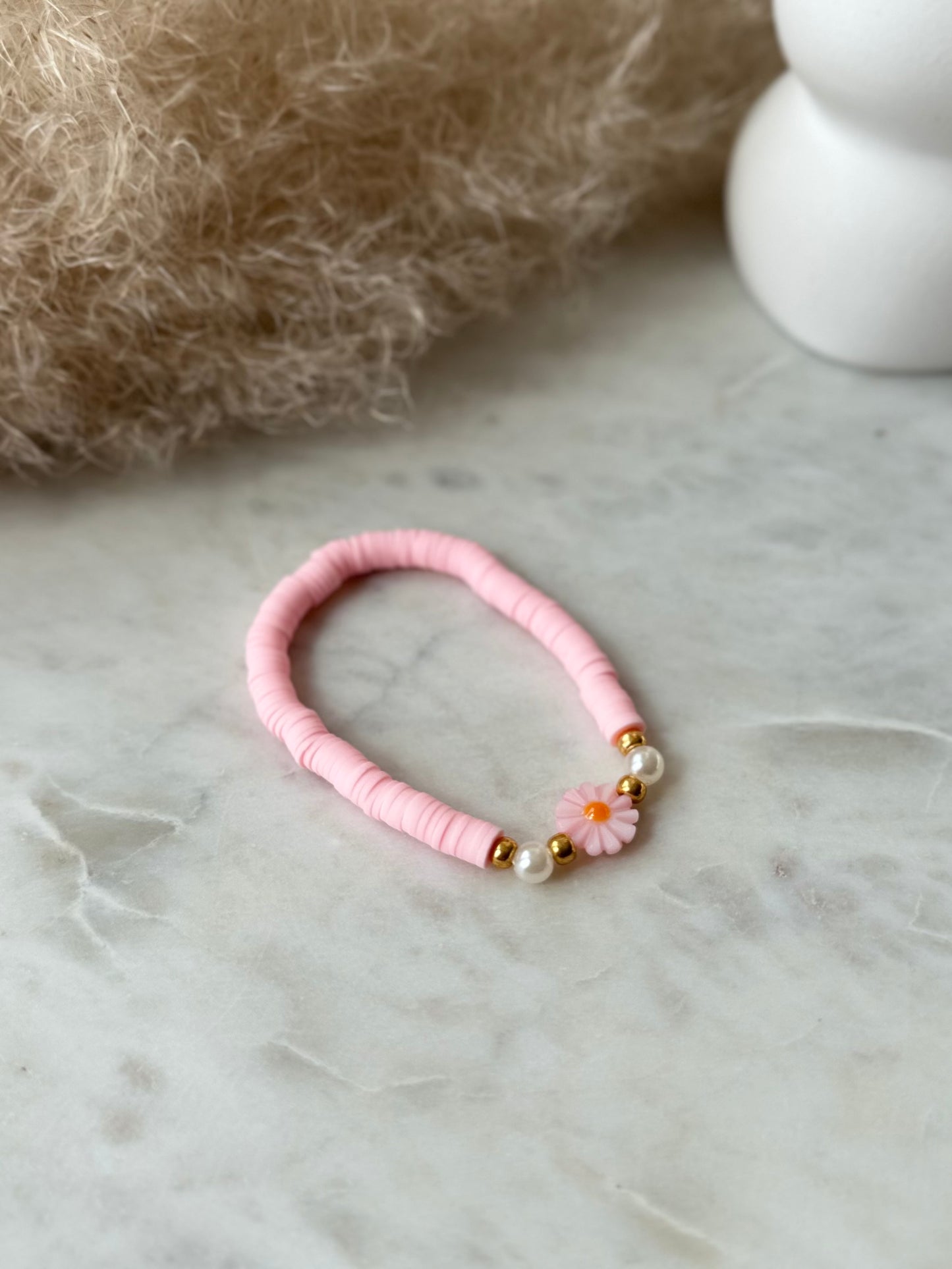 Katsuki Perlenarmband handgefertigt - Buntes Armband mit Blume aus Keramik