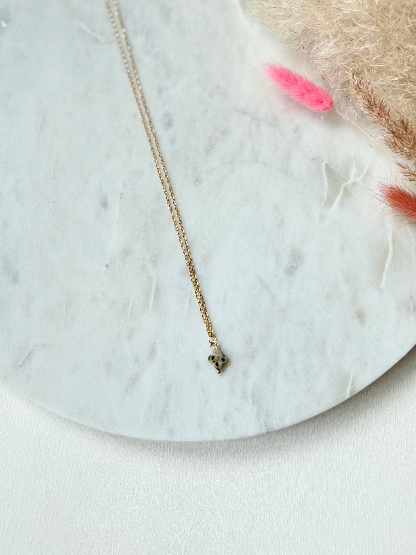 Vergoldete Edelstahlkette Dalmatinerjaspis Kleeblatt handgefertigt - Edelstein Schmuck Damen