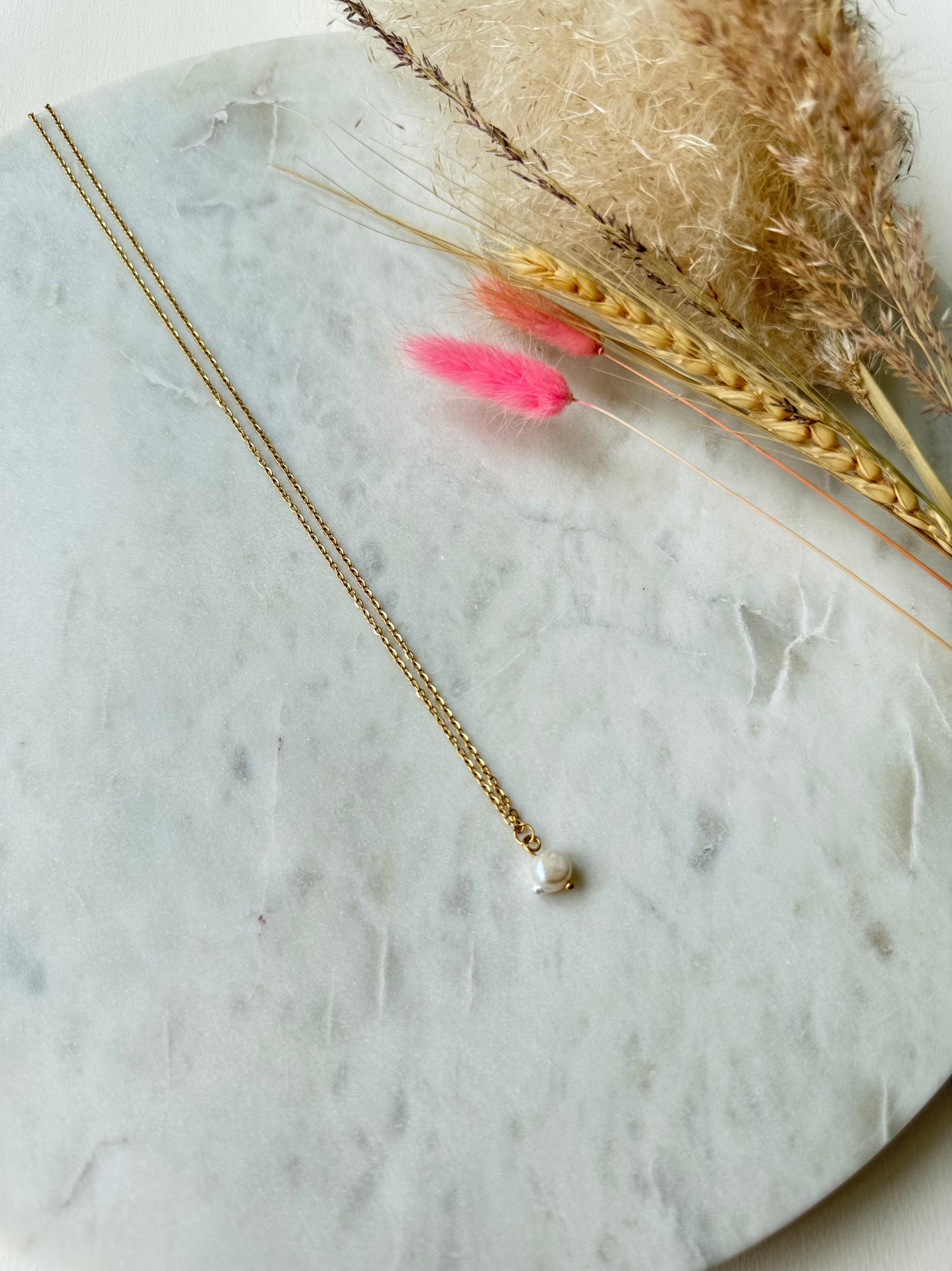 Vergoldete Edelstahlkette mit Süßwassperle handgefertigt - Perlenschmuck Damen