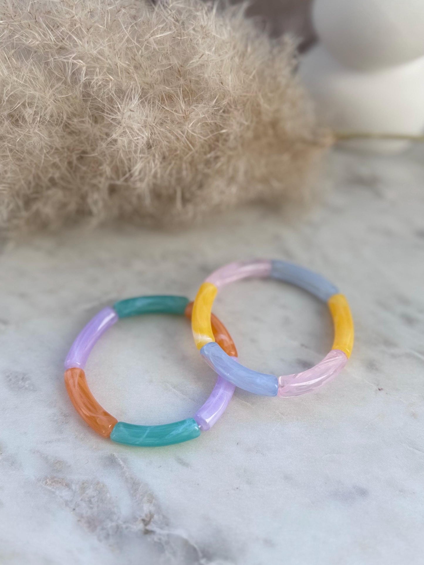 Bunter dünner Armreif - Handgefertigtes Tube Armband für den perfekten Summer Look im Retrostil