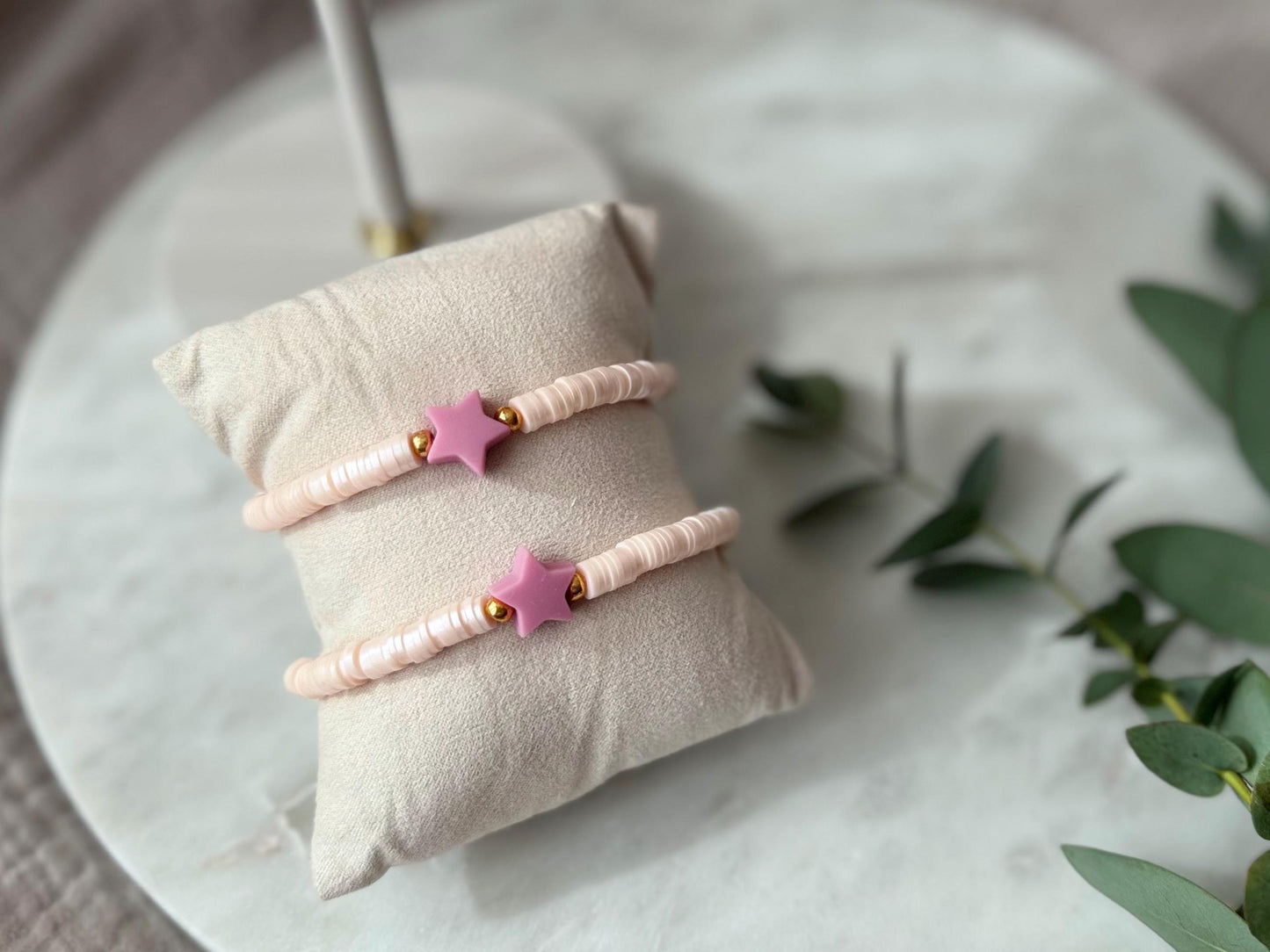 Katsuki Perlenarmband handgefertigt - Schlichtes Armband mit Stern