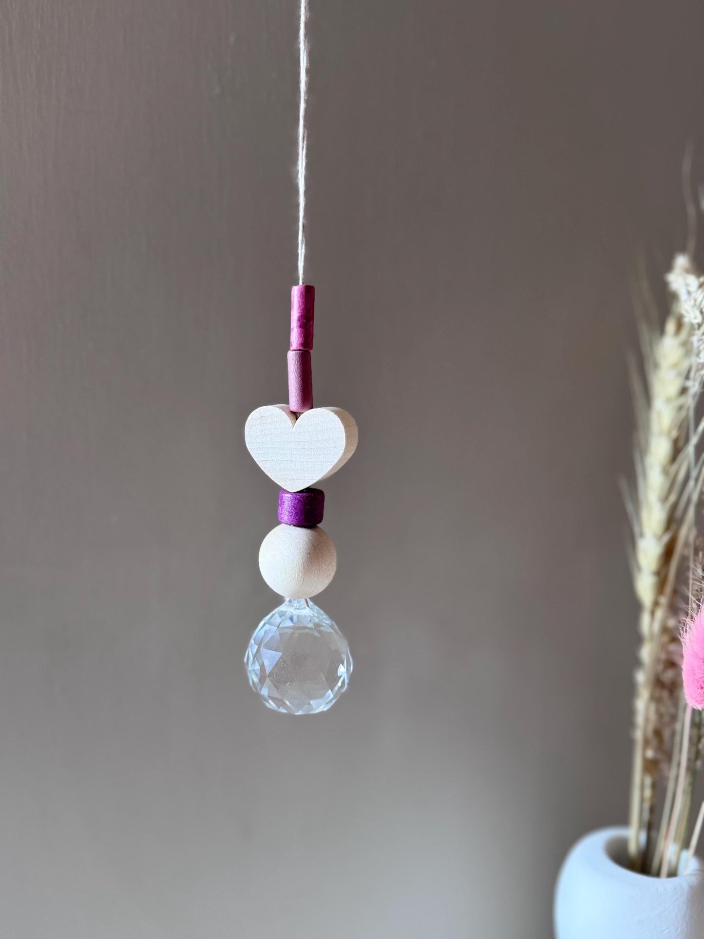 Handgefertigter bunter Sonnenfänger HERZ - Suncatcher mit Prisma - Regenbogen Fensterdekoration aus Glas