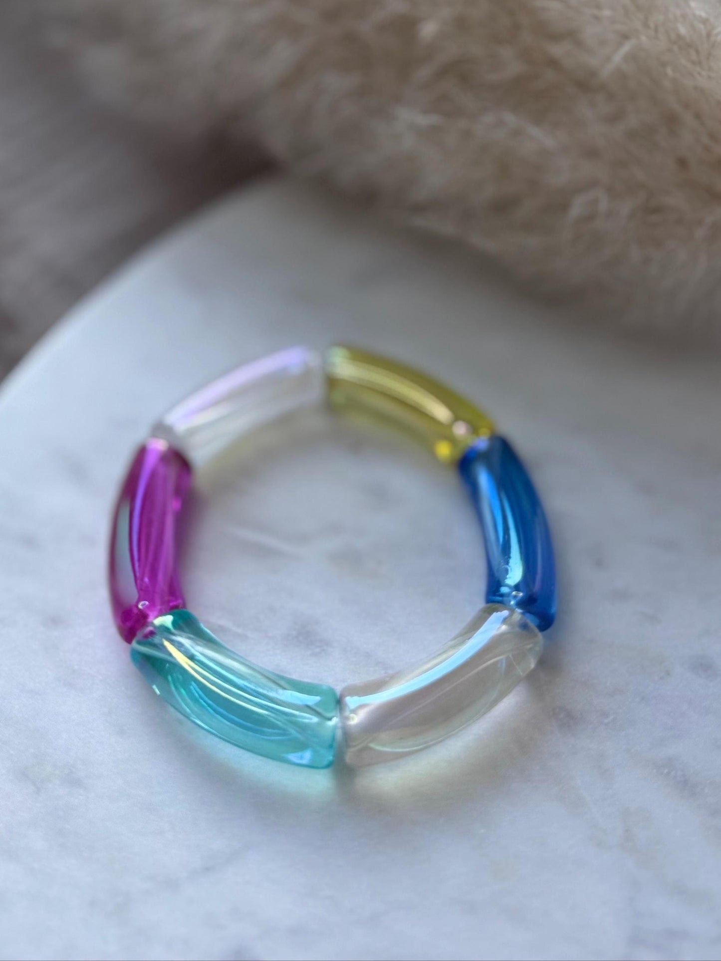 Bunter Armreif REGENBOGEN - Handgefertigtes Tube Armband für den perfekten Summer Look im Retrostil