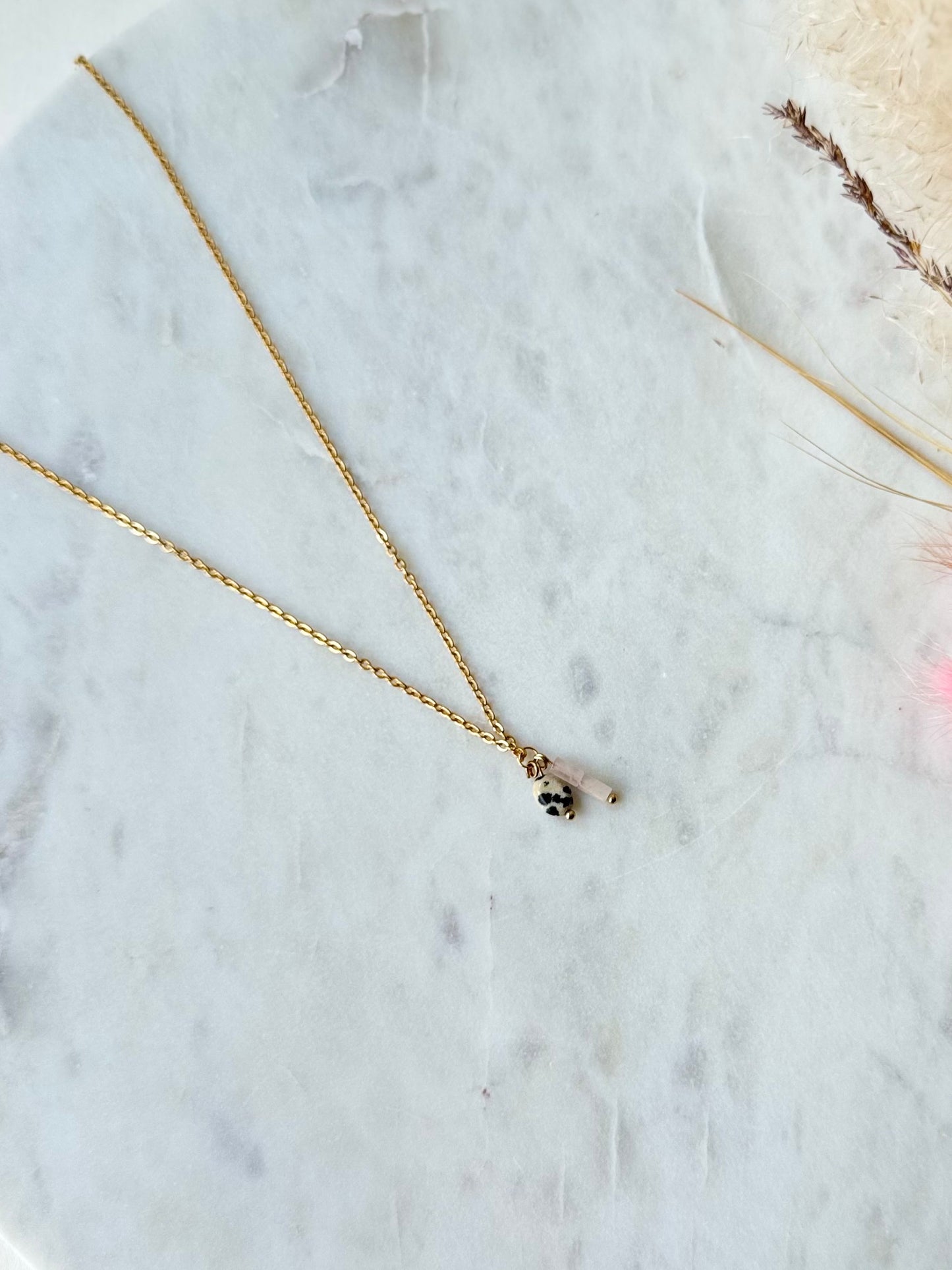 Vergoldete Edelstahlkette Rosenquarz handgefertigt mit Rosenquarz Tubes und Dalmatiner Jaspis - Edelstein Schmuck Damen