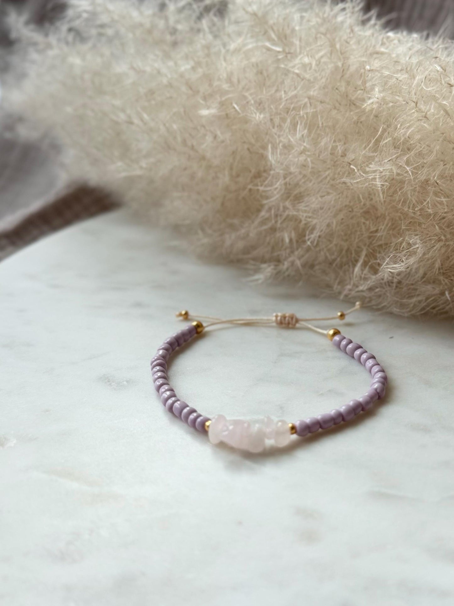 Zartes Edelsteinarmband handgefertigt - mit Rosenquarz - Freundschaftsarmband