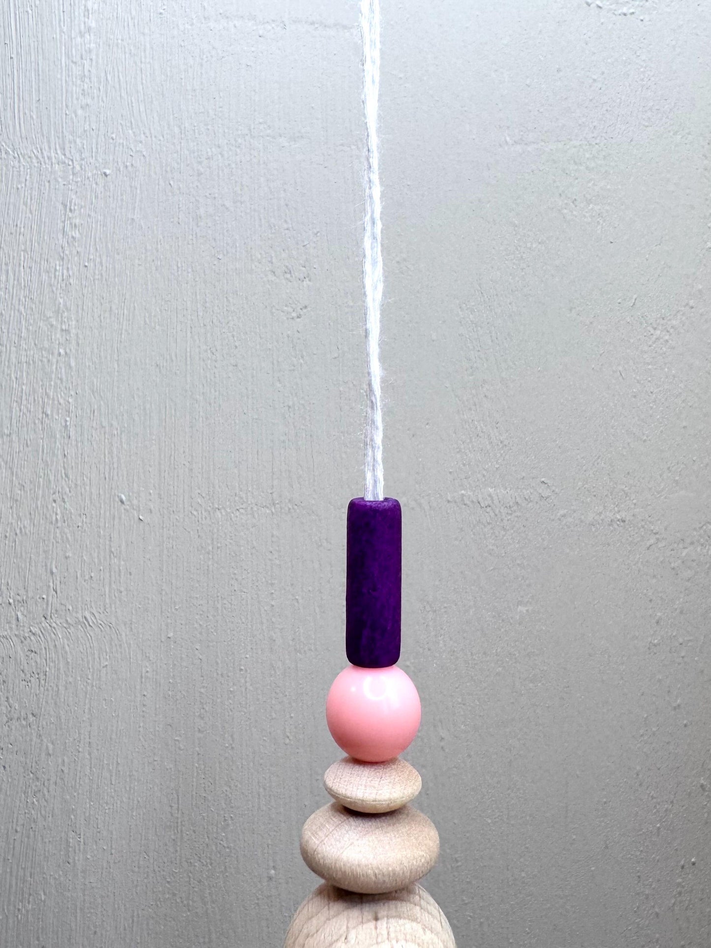 Handgefertigter bunter Sonnenfänger - Suncatcher mit Prisma - Regenbogen Fensterdekoration aus Glas