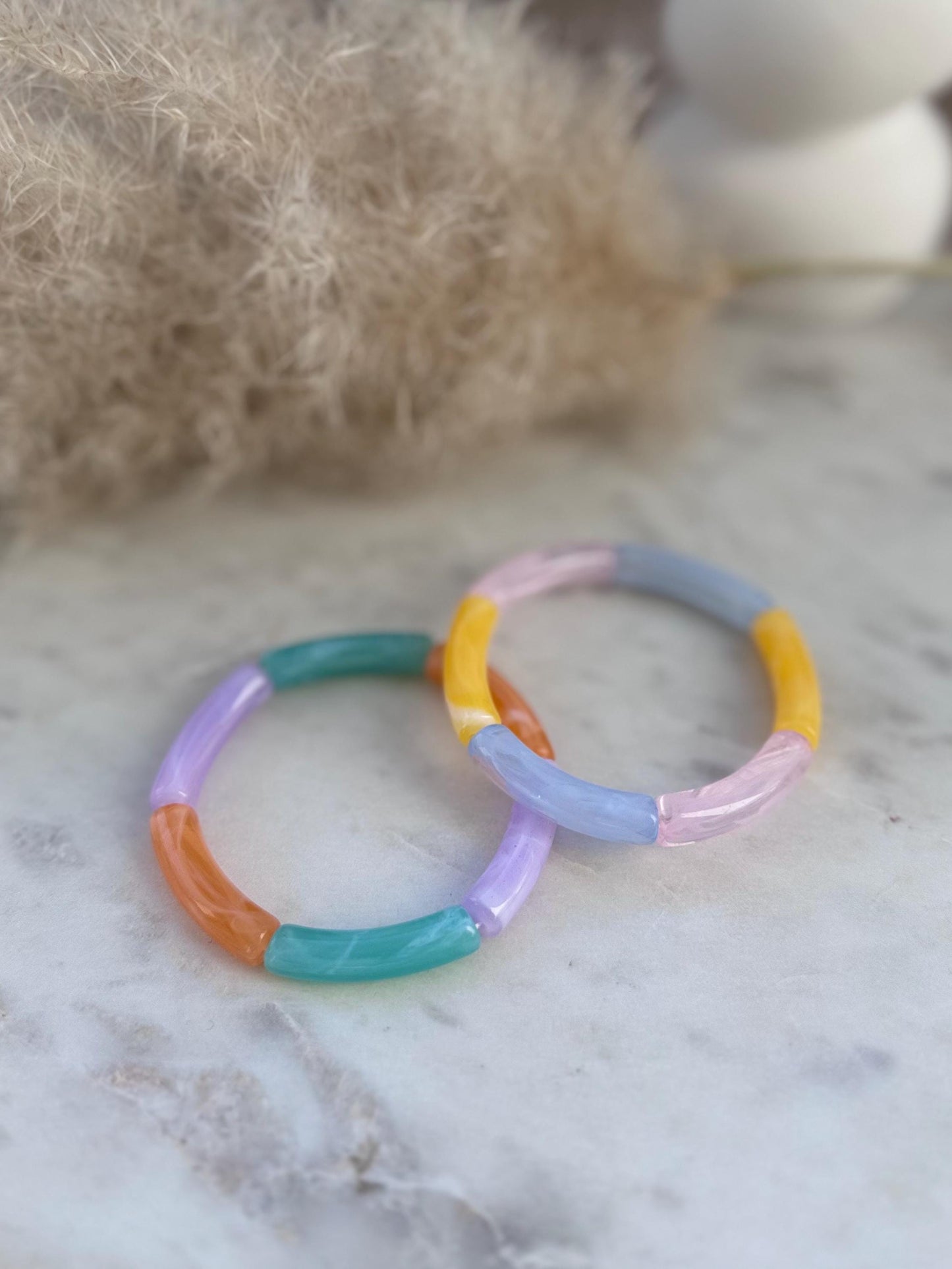 Bunter dünner Armreif - Handgefertigtes Tube Armband für den perfekten Summer Look im Retrostil