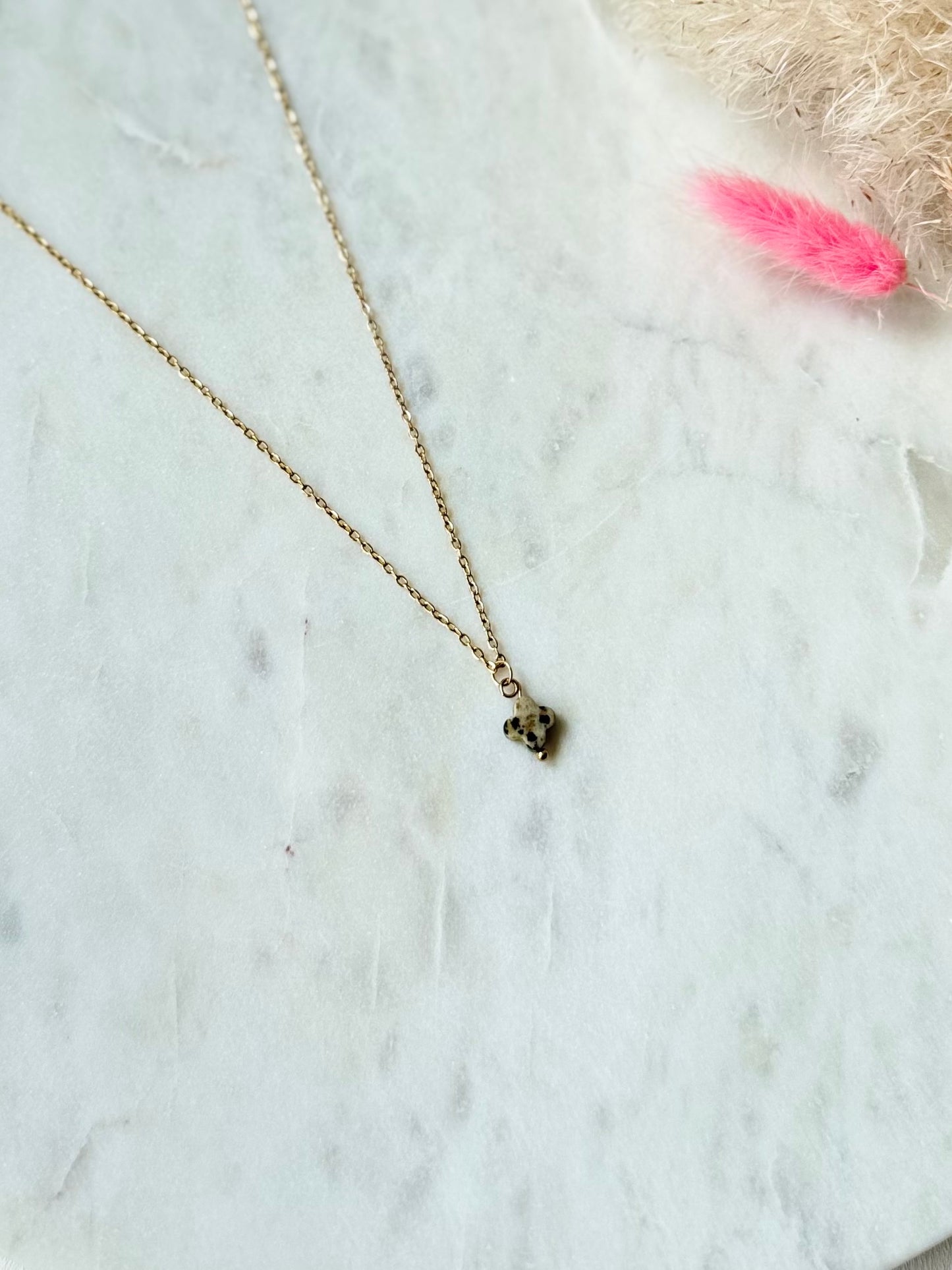 Vergoldete Edelstahlkette Dalmatinerjaspis Kleeblatt handgefertigt - Edelstein Schmuck Damen