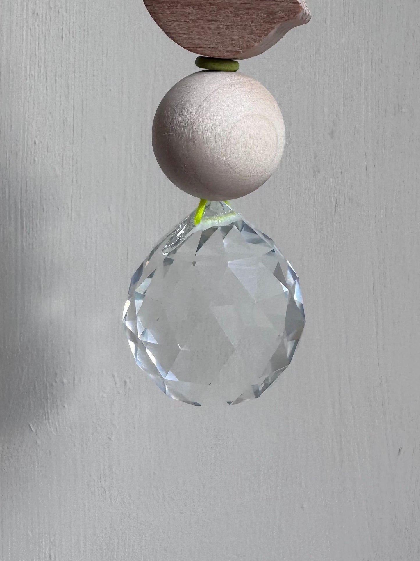 Handgefertigter bunter Sonnenfänger VOGEL - Suncatcher mit Prisma - Regenbogen Fensterdekoration aus Glas