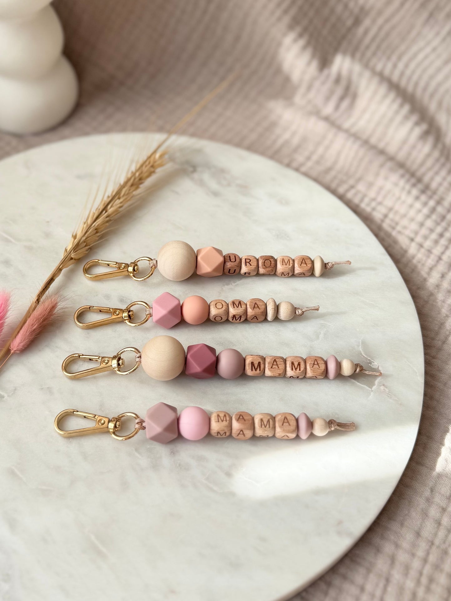 Schlüsselanhänger OMA Rosa & Peach- Holzperlen & Silikonperlen - Geschenk für Oma