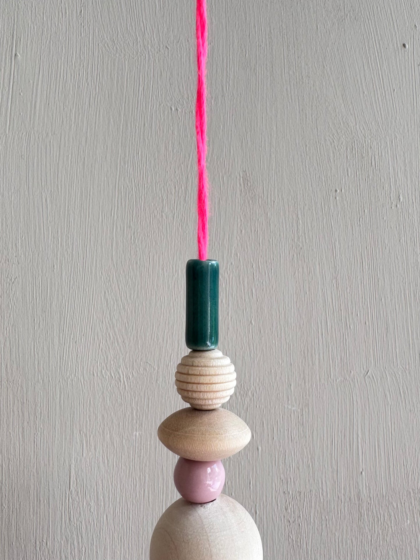Handgefertigter bunter Sonnenfänger - Suncatcher mit Prisma - Regenbogen Fensterdekoration aus Glas