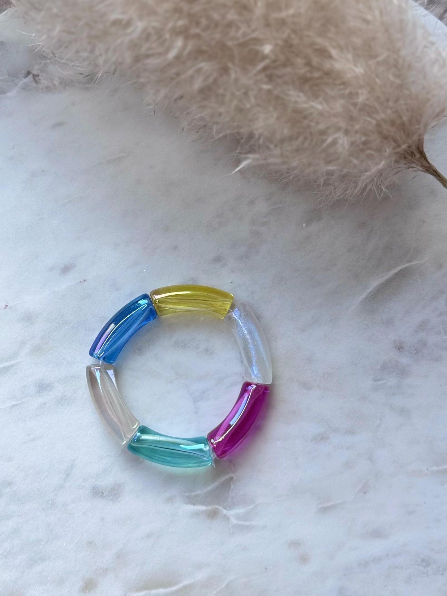 Bunter Armreif REGENBOGEN - Handgefertigtes Tube Armband für den perfekten Summer Look im Retrostil
