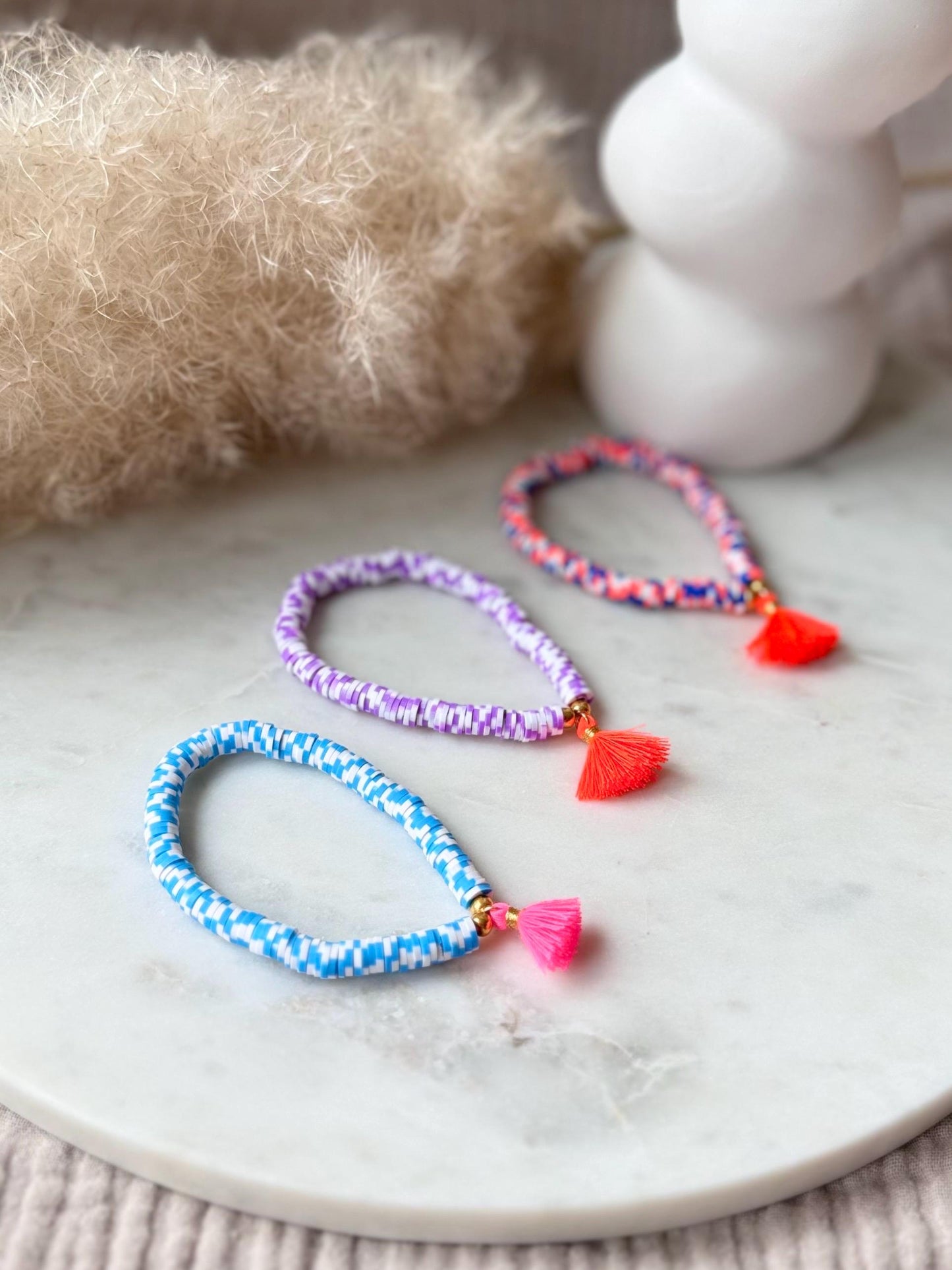 Katsuki Perlenarmband handgefertigt - Buntes Armband mit Quaste