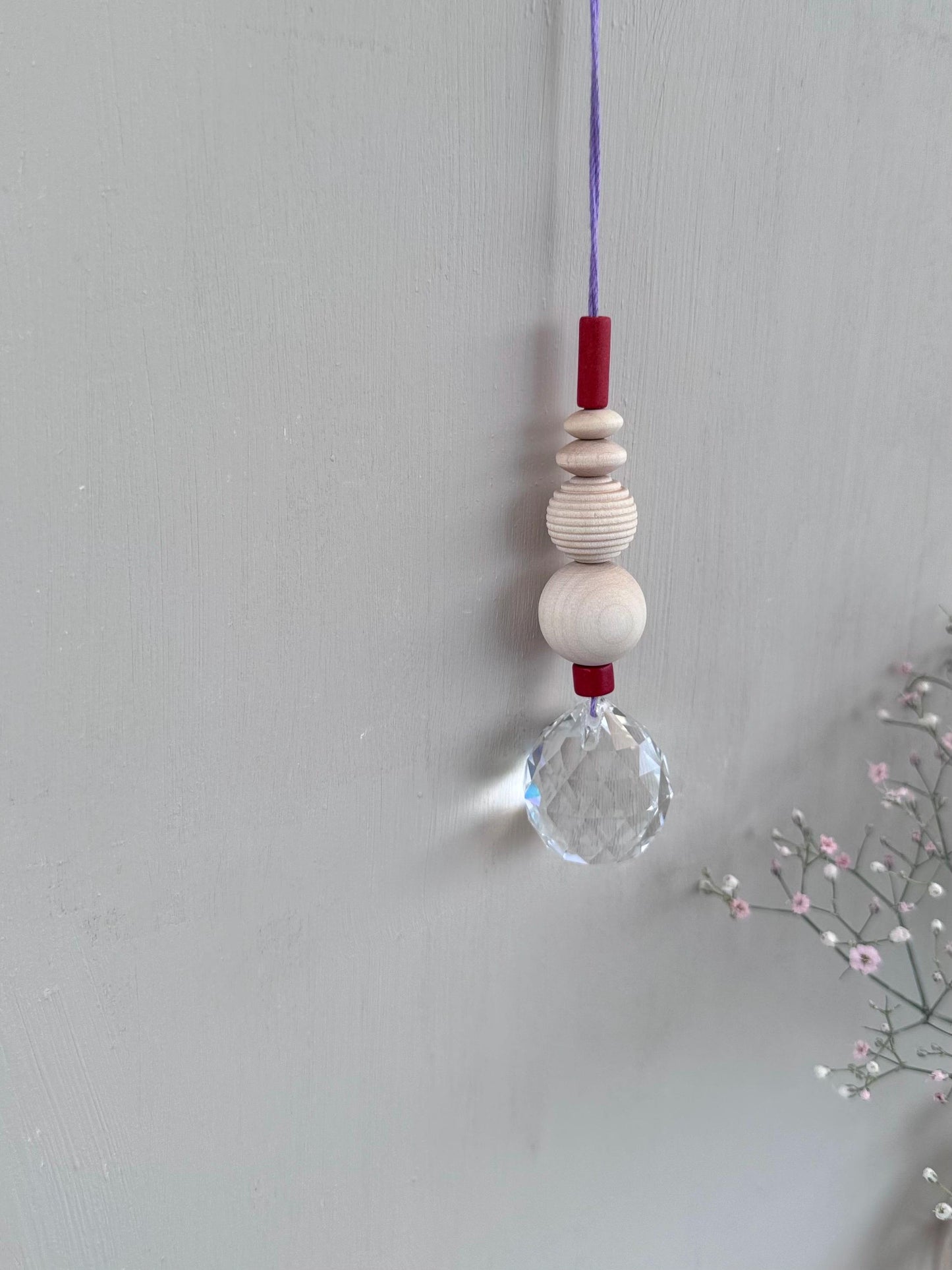 Handgefertigter bunter Sonnenfänger - Suncatcher mit Prisma - Regenbogen Fensterdekoration aus Glas