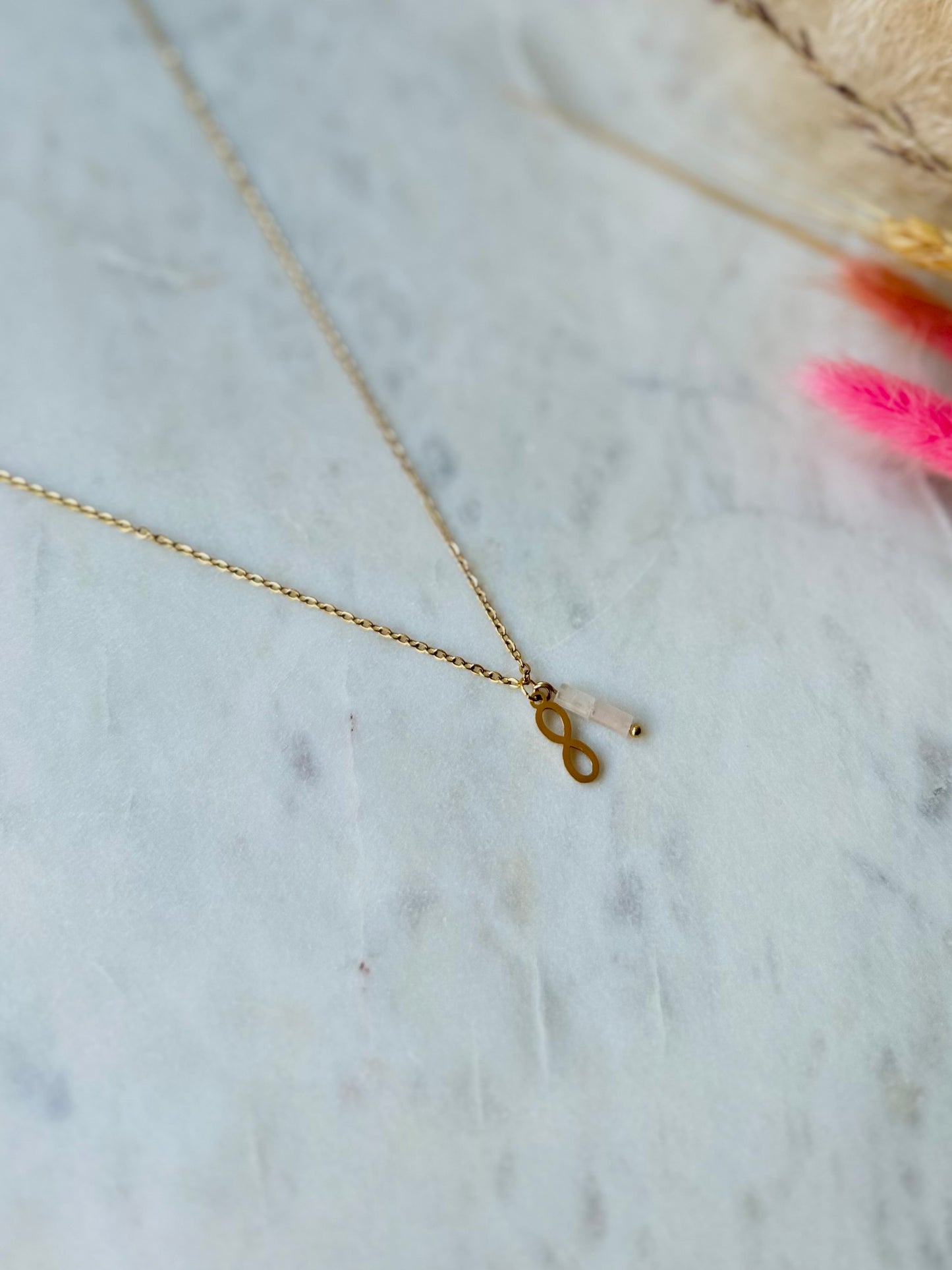 Vergoldete Edelstahlkette Rosenquarz handgefertigt mit Infinity Anhänger - Edelstein Schmuck Damen