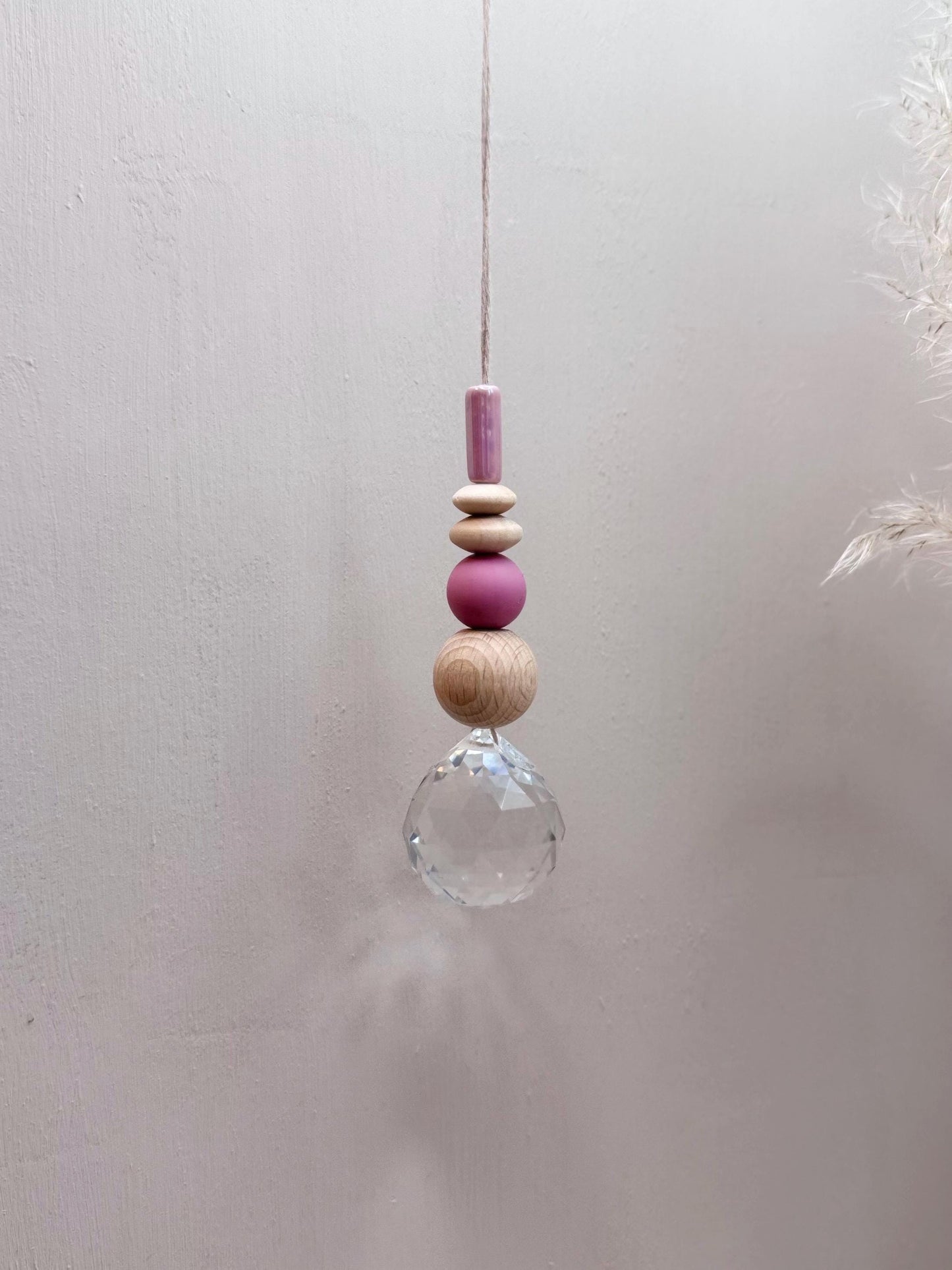 Handgefertigter schlichter Sonnenfänger - Suncatcher mit Prisma - Regenbogen Fensterdekoration aus Glas