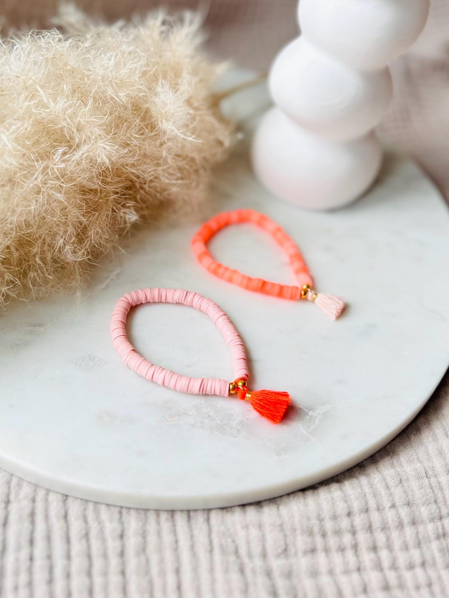 Katsuki Perlenarmband handgefertigt - Buntes Armband mit Quaste in Rosa