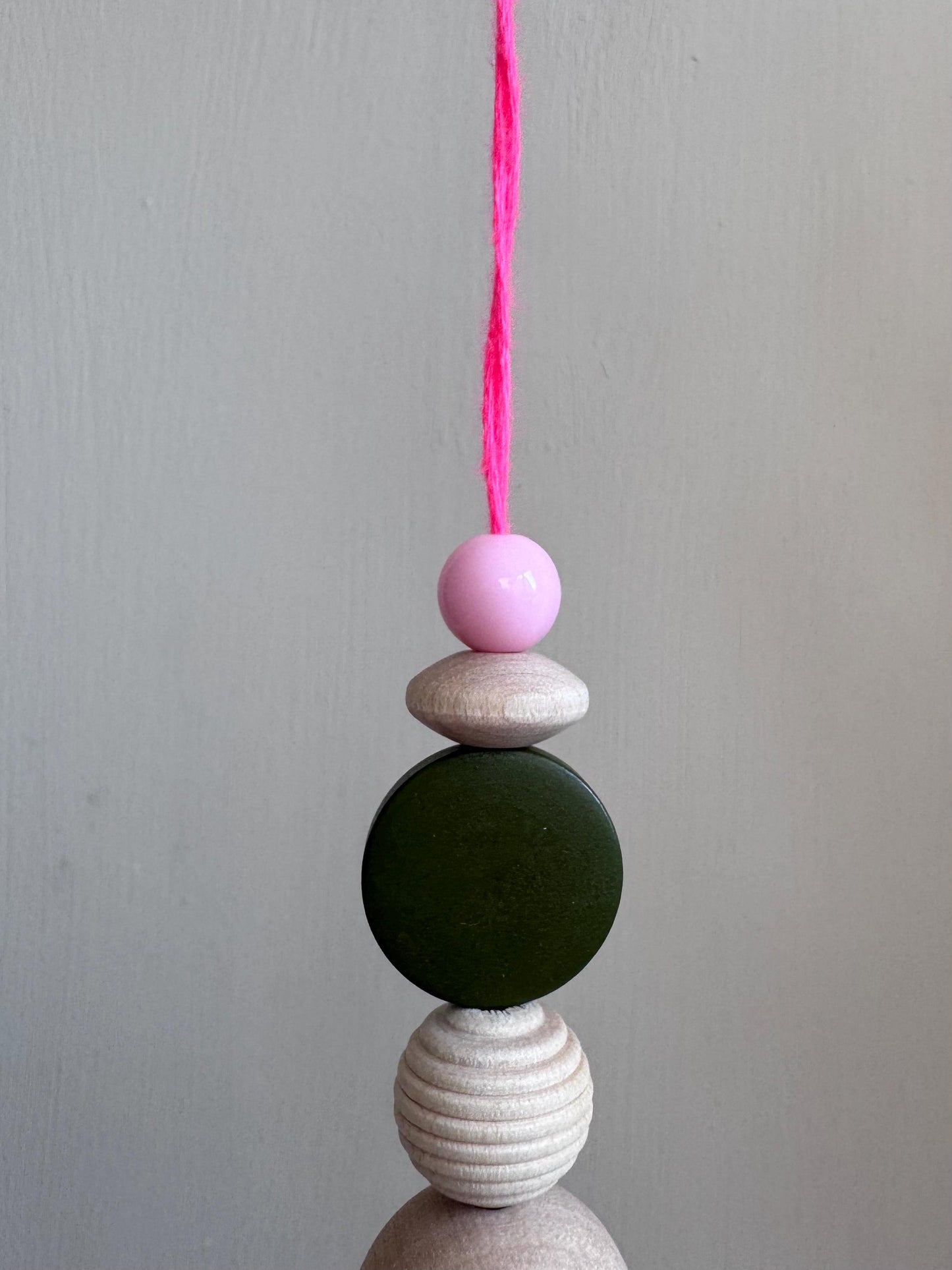 Handgefertigter bunter Sonnenfänger - Suncatcher mit Prisma - Regenbogen Fensterdekoration aus Glas