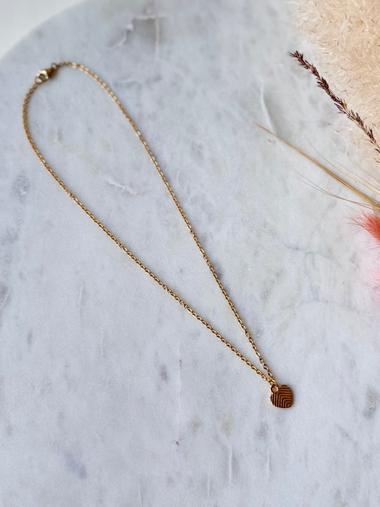 Vergoldete Edelstahlkette mit Herzanhänger in Rosa und Gold handgefertigt - Edelstein Schmuck Damen
