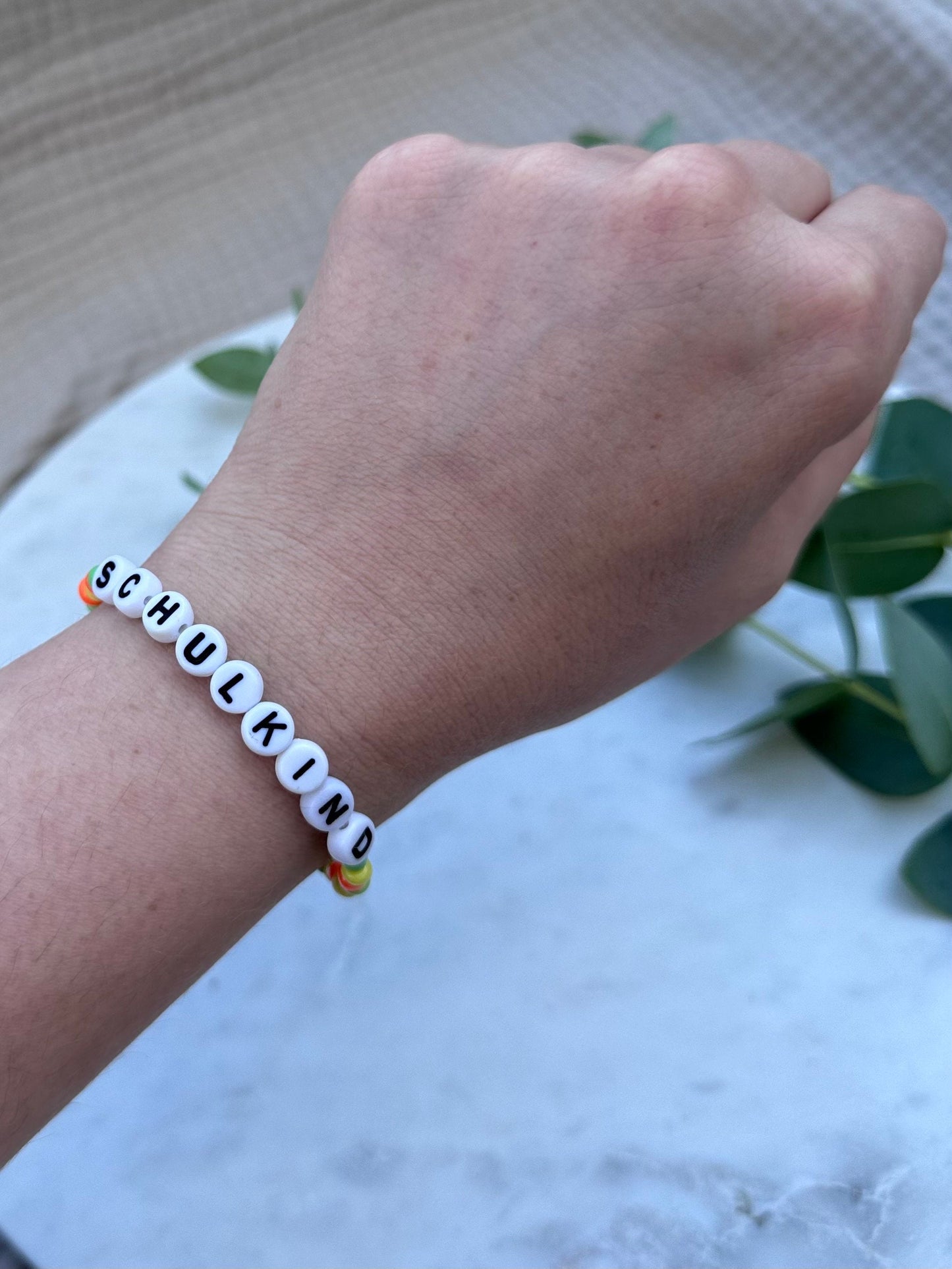 Buntes Schulkind Armband - Handgefertigt zur Einschulung Kinderarmband
