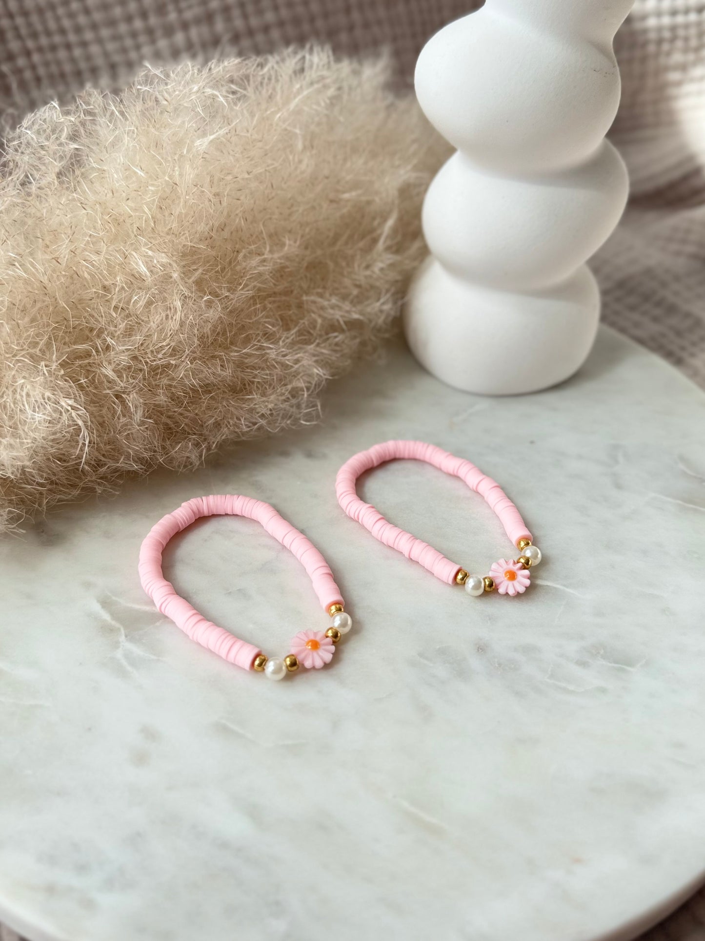Katsuki Perlenarmband handgefertigt - Buntes Armband mit Blume aus Keramik