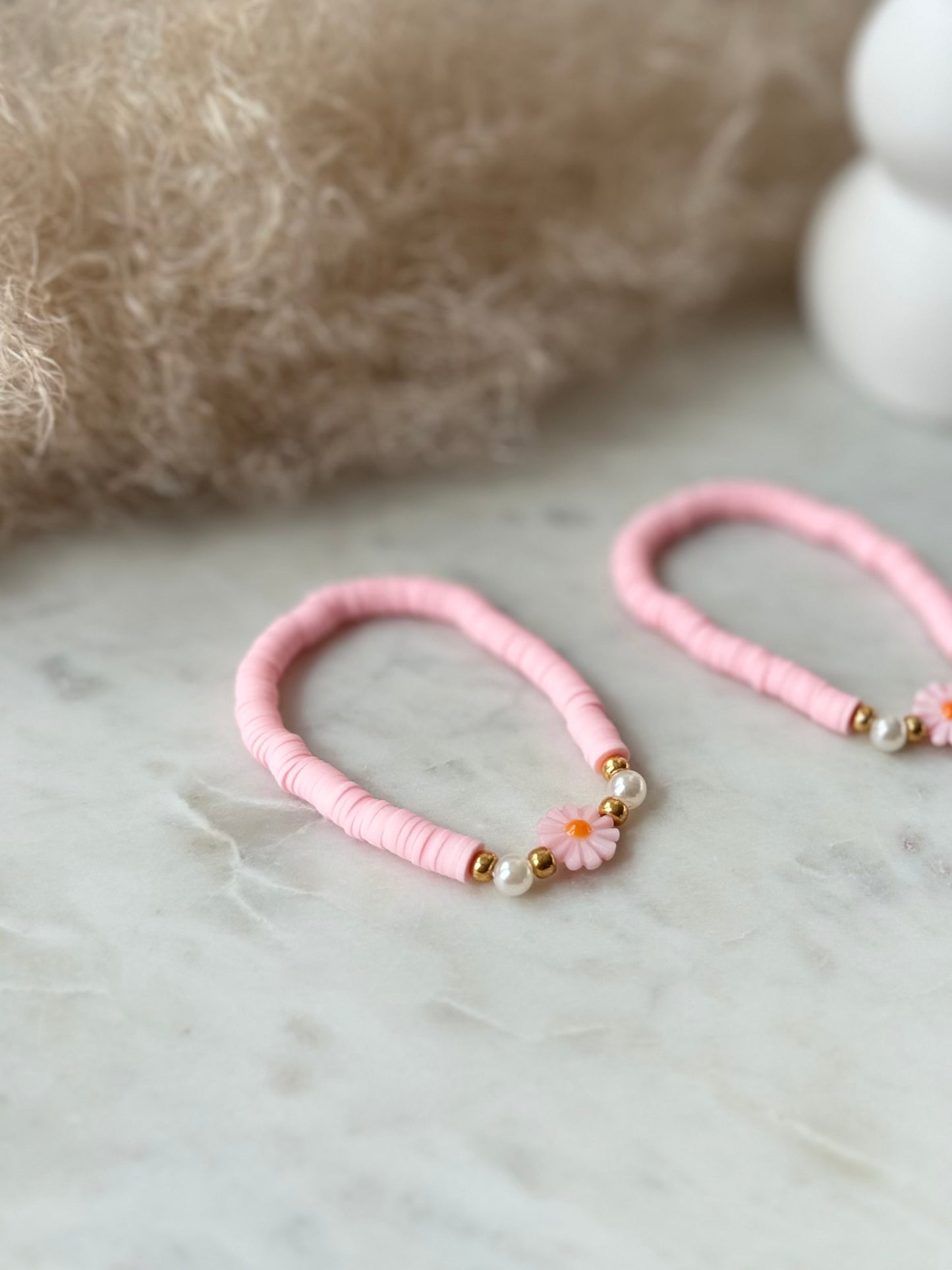 Katsuki Perlenarmband handgefertigt - Buntes Armband mit Blume aus Keramik