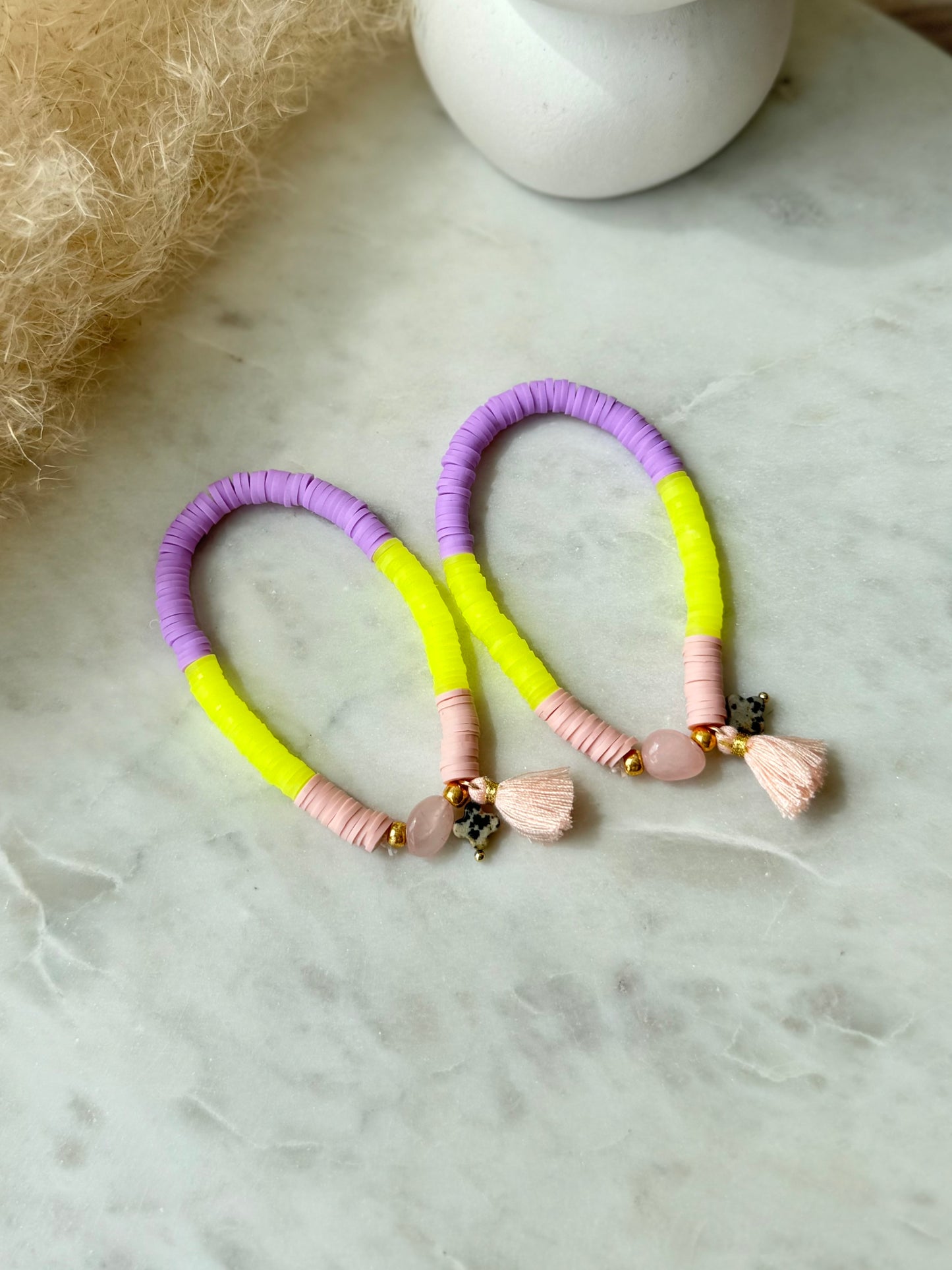 Katsuki Perlenarmband mit Rosenquarz handgefertigt - Buntes Armband mit Quaste