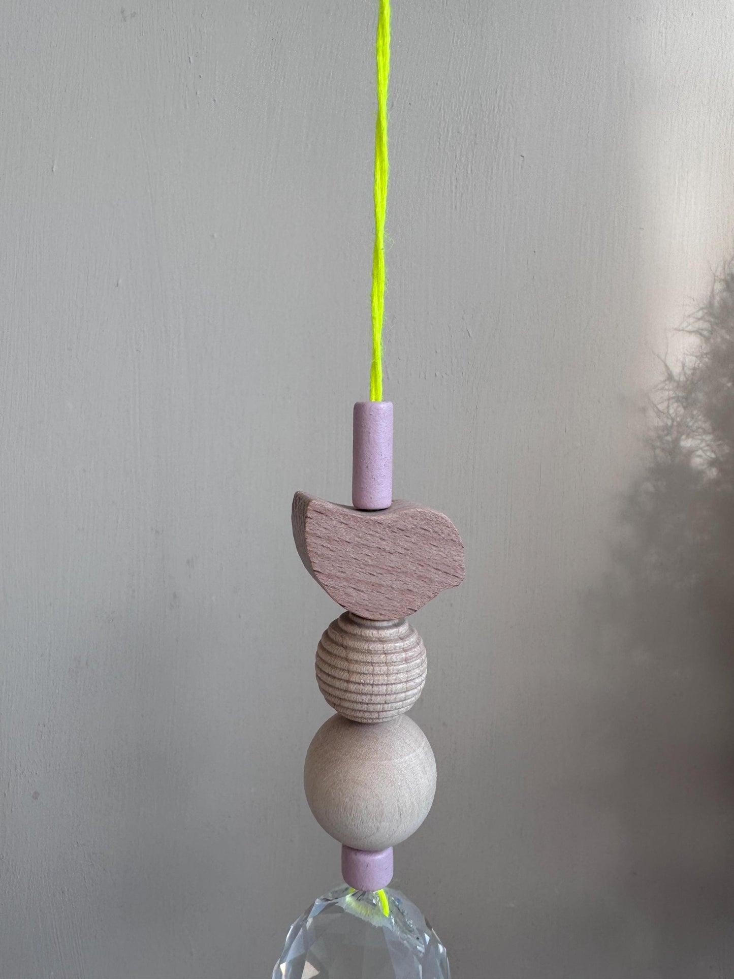 Handgefertigter bunter Sonnenfänger VOGEL - Suncatcher mit Prisma - Regenbogen Fensterdekoration aus Glas