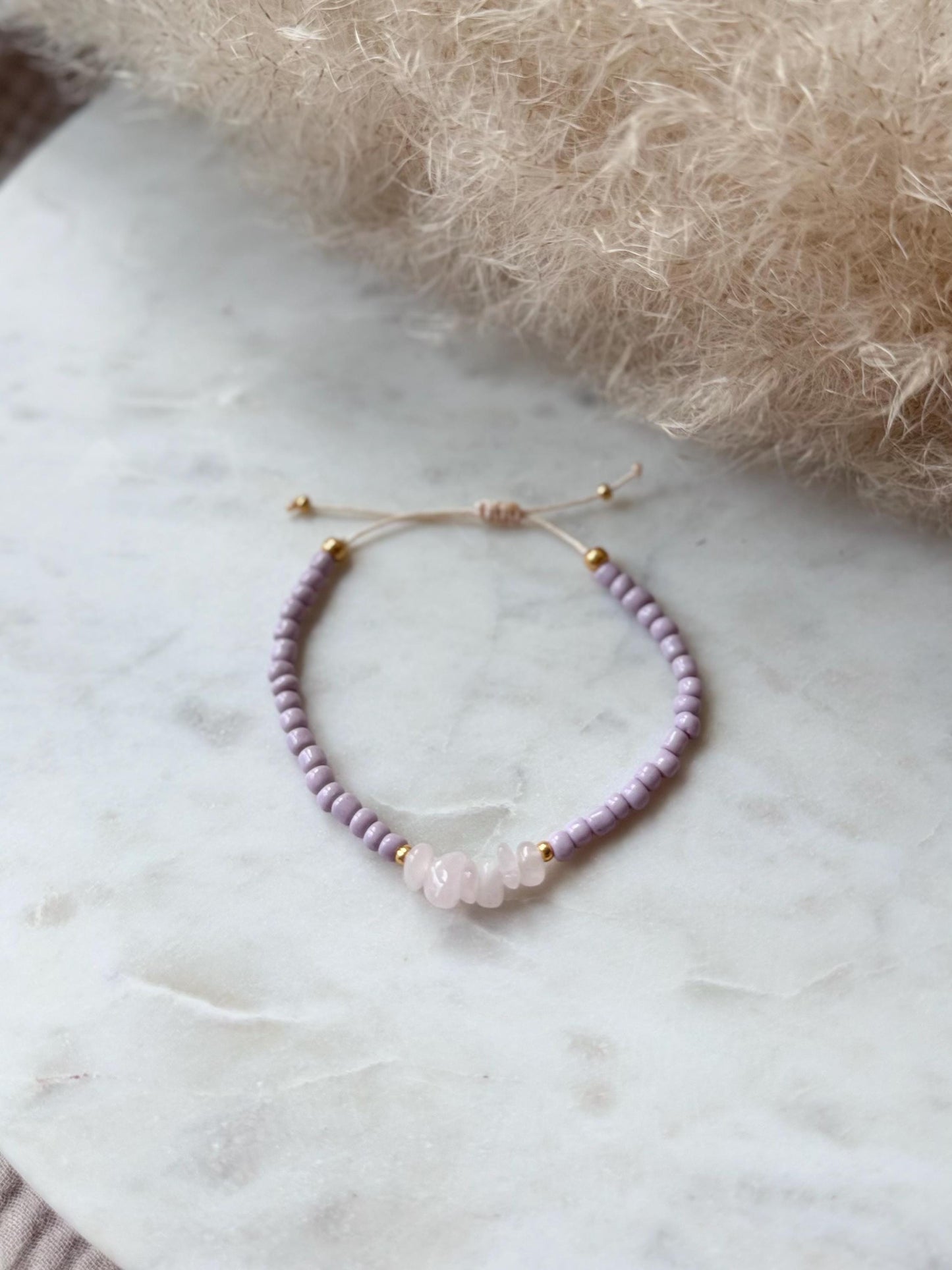 Zartes Edelsteinarmband handgefertigt - mit Rosenquarz - Freundschaftsarmband