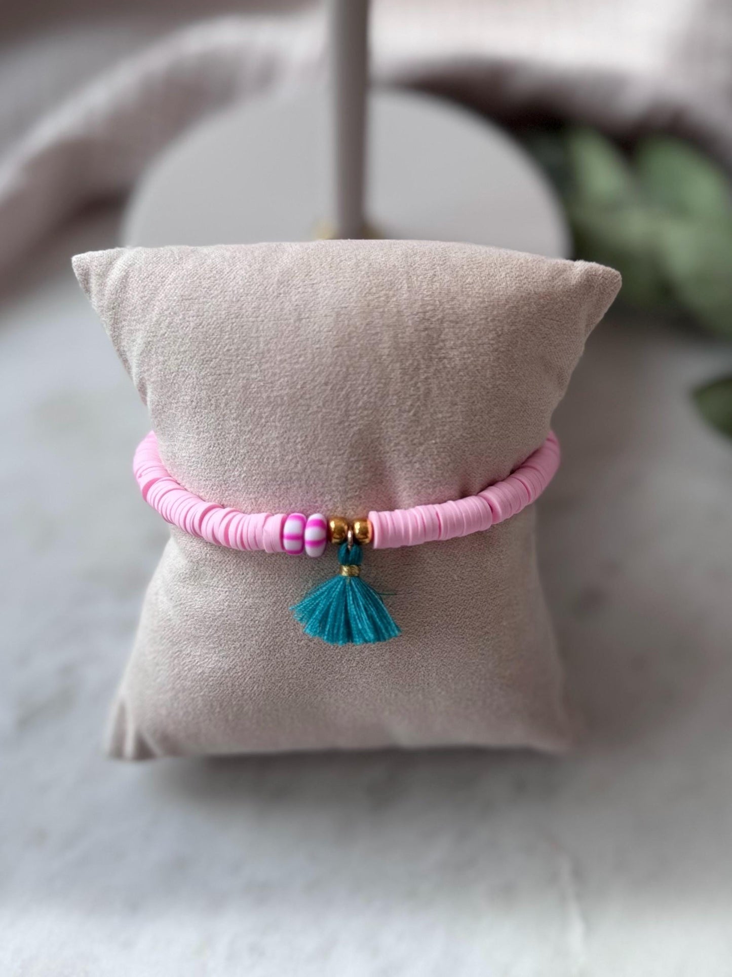 Katsuki Perlenarmband handgefertigt - Buntes Armband mit Quaste in Petrol