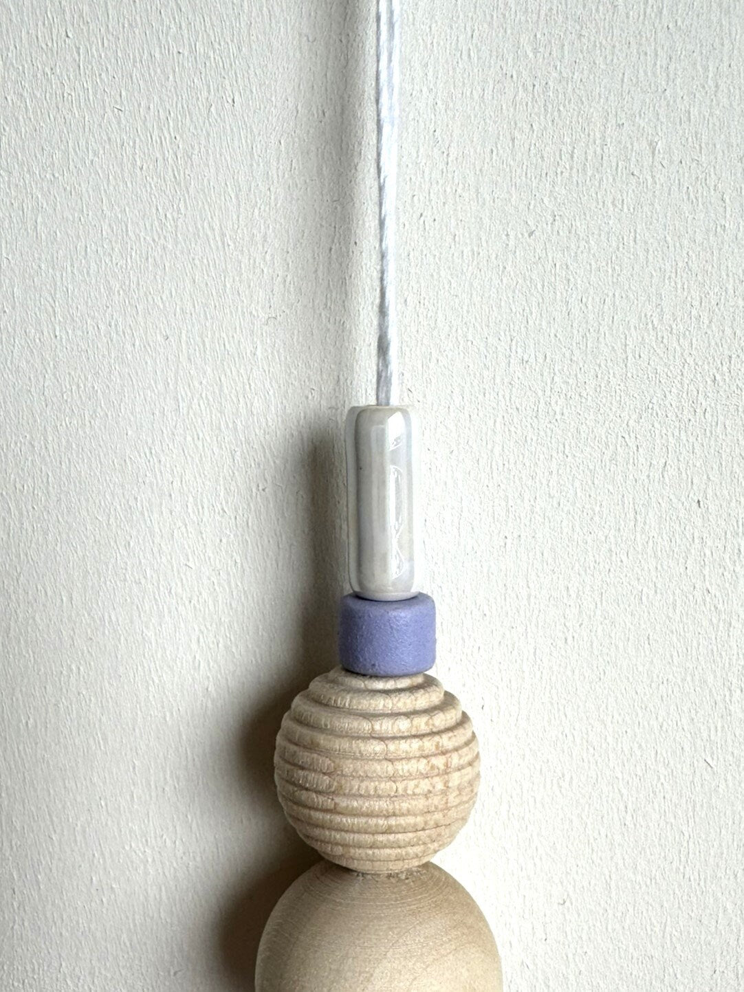 Handgefertigter schlichter Sonnenfänger - Suncatcher mit Prisma - Regenbogen Fensterdekoration aus Glas
