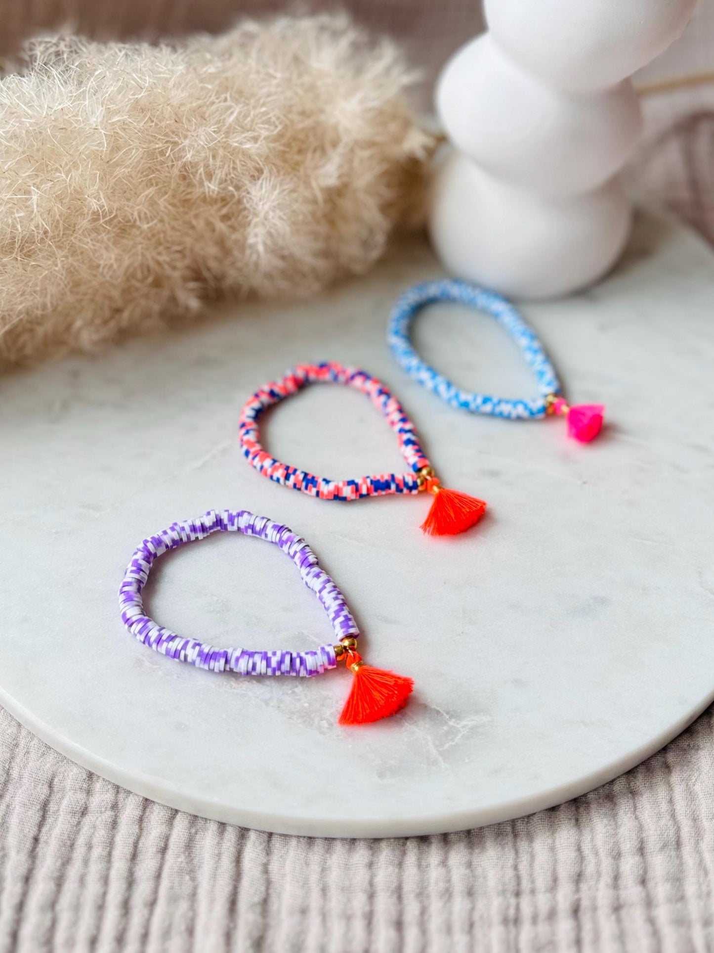 Katsuki Perlenarmband handgefertigt - Buntes Armband mit Quaste