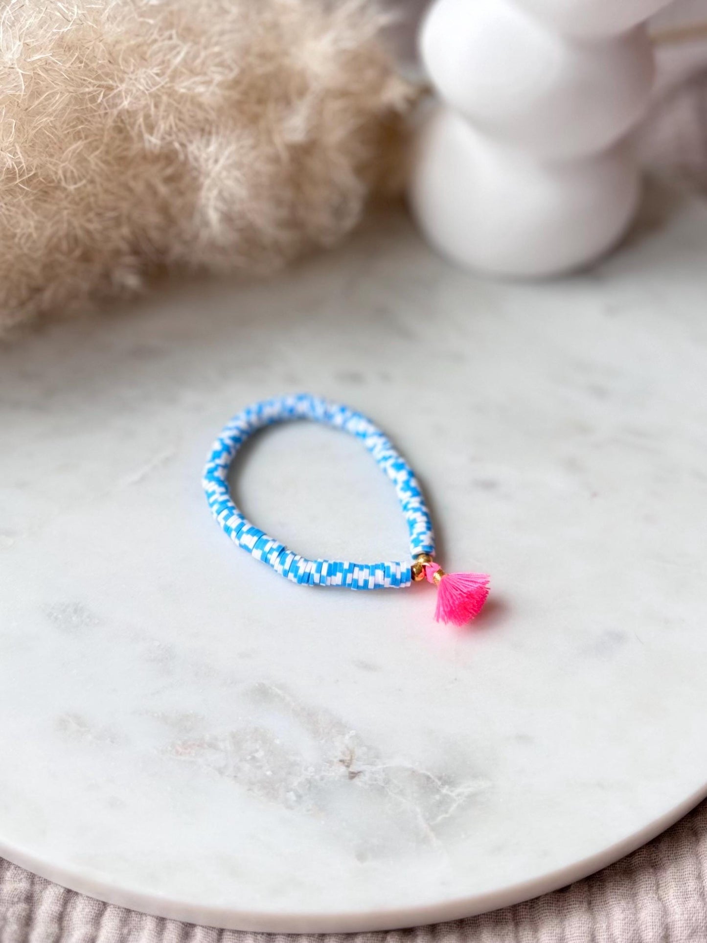 Katsuki Perlenarmband handgefertigt - Buntes Armband mit Quaste