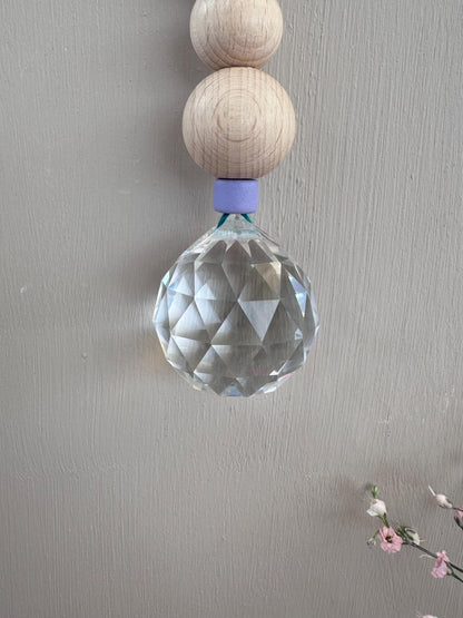 Handgefertigter bunter Sonnenfänger - Suncatcher mit Prisma - Regenbogen Fensterdekoration aus Glas