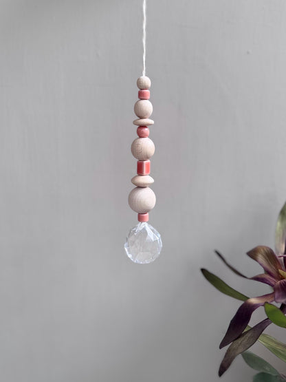 Handgefertigter schlichter Sonnenfänger - Suncatcher mit Prisma - Regenbogen Fensterdekoration aus Glas