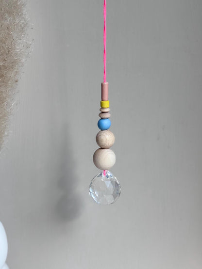 Handgefertigter bunter Sonnenfänger - Suncatcher mit Prisma - Regenbogen Fensterdekoration aus Glas