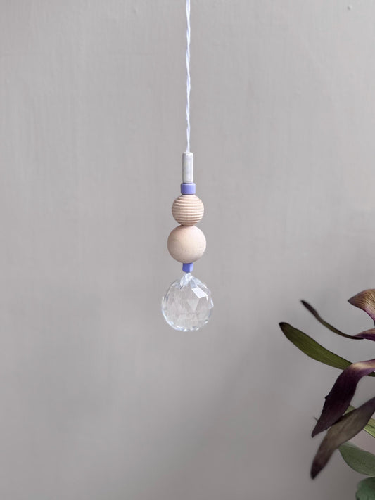 Handgefertigter schlichter Sonnenfänger - Suncatcher mit Prisma - Regenbogen Fensterdekoration aus Glas