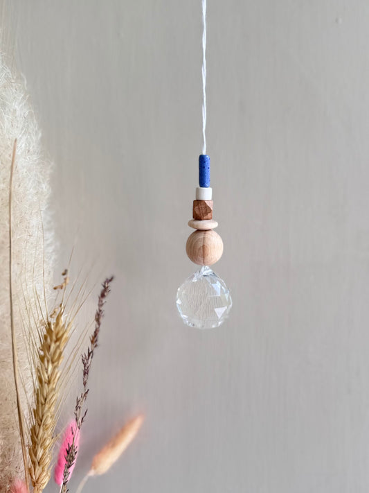 Handgefertigter bunter Sonnenfänger - Suncatcher mit Prisma - Regenbogen Fensterdekoration aus Glas