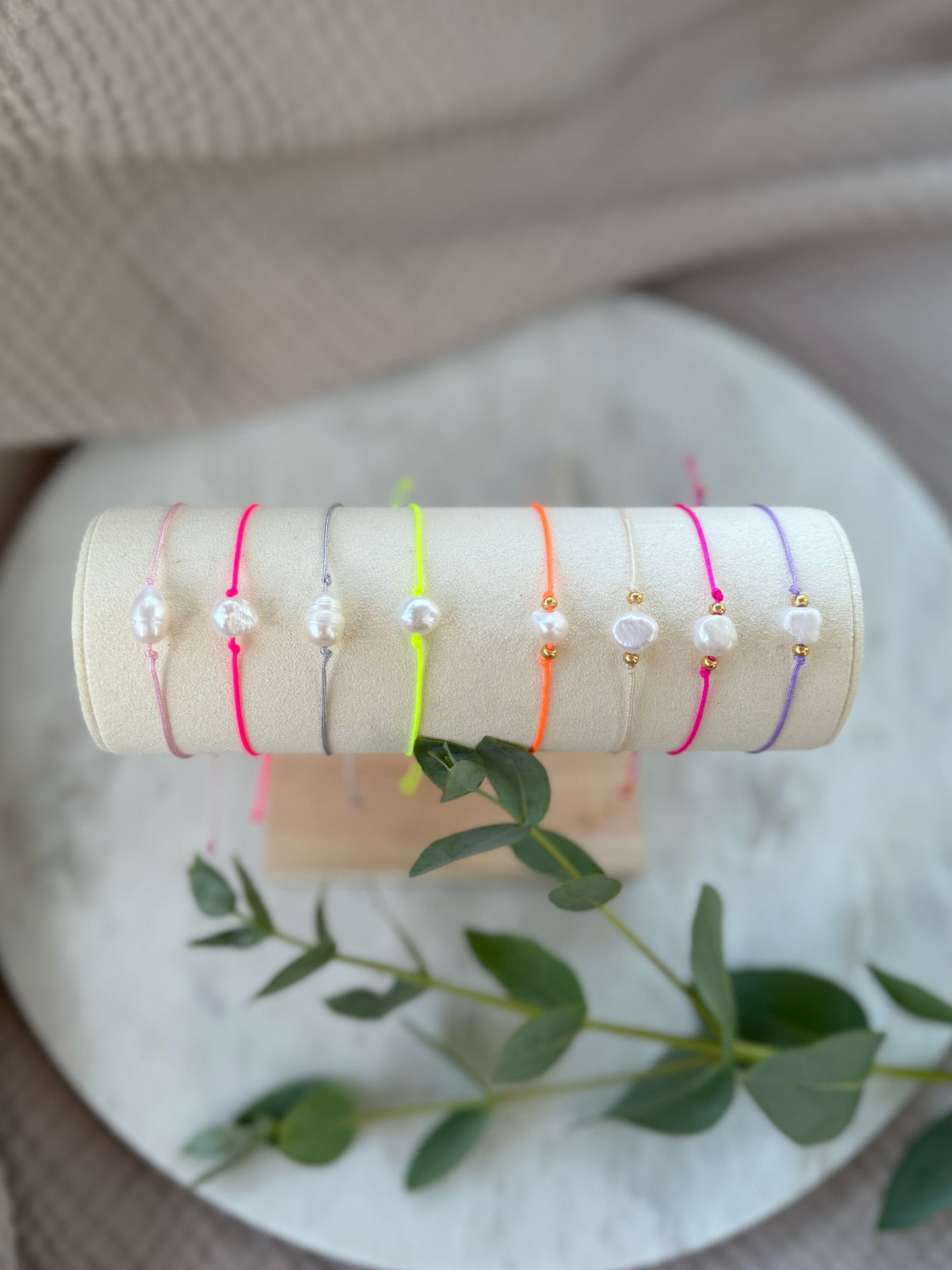 Süßwasserperlen Armband handgefertigt - Ibiza Style Freundschaftsarmband bunte Farben