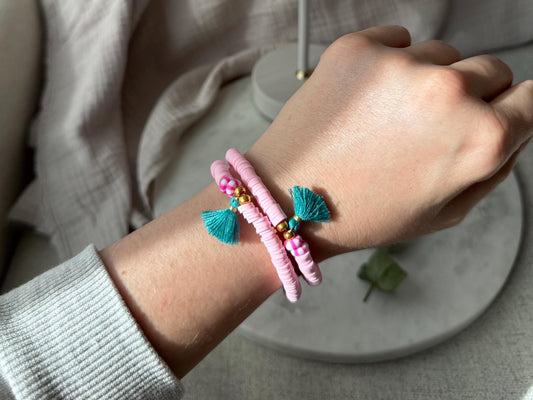 Katsuki Perlenarmband handgefertigt - Buntes Armband mit Quaste in Petrol