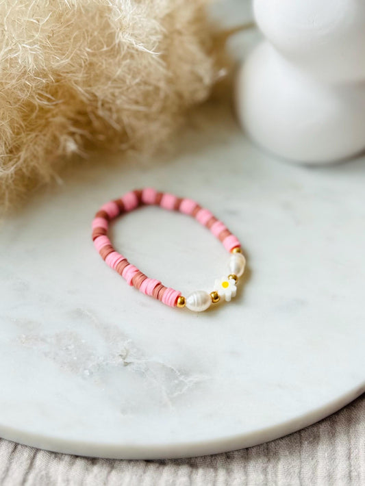 Katsuki Perlenarmband handgefertigt - Buntes Armband mit Süßwasserperlen und Blume