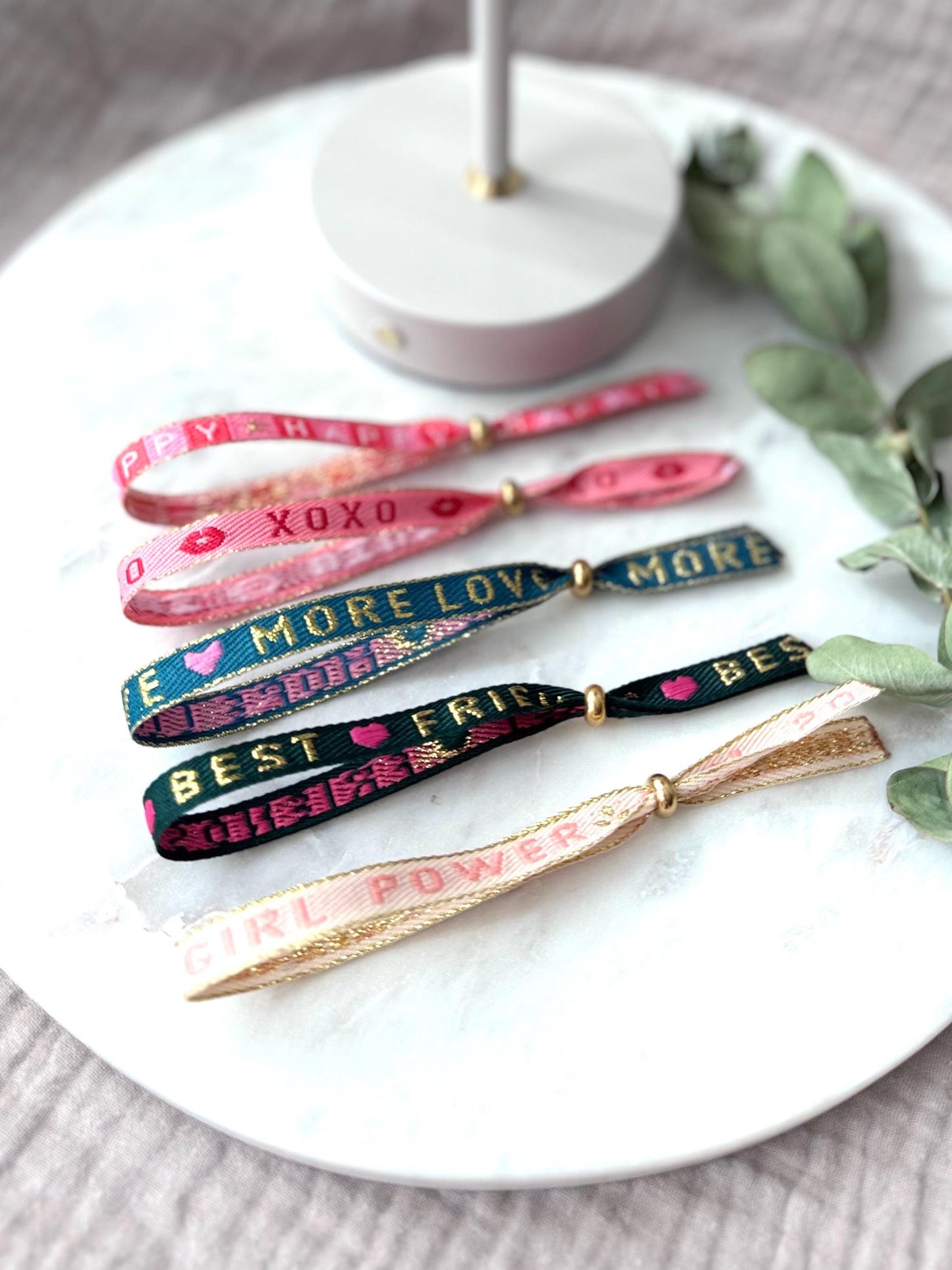 Verstellbares Textarmband mit goldener Stoppperle - Freundschaftsarmband Boho Style