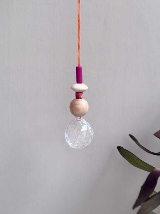 Handgefertigter bunter Sonnenfänger - Suncatcher mit Prisma - Regenbogen Fensterdekoration aus Glas