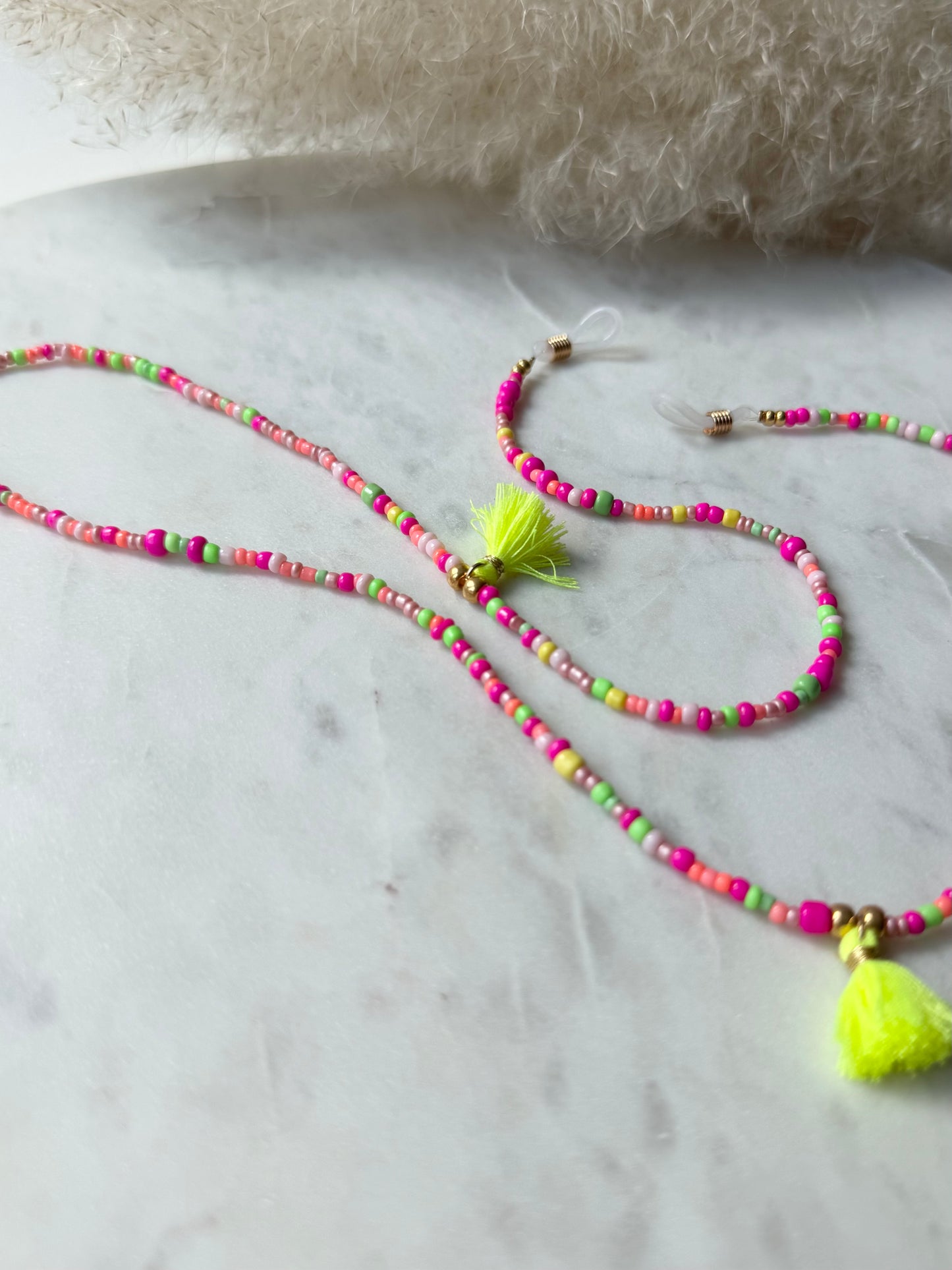 Bunte Brillenkette handgemacht - Rocaillesperlen in Neonfarben - mit Quasten