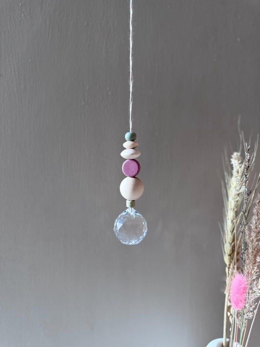 Handgefertigter bunter Sonnenfänger - Suncatcher mit Prisma - Regenbogen Fensterdekoration aus Glas