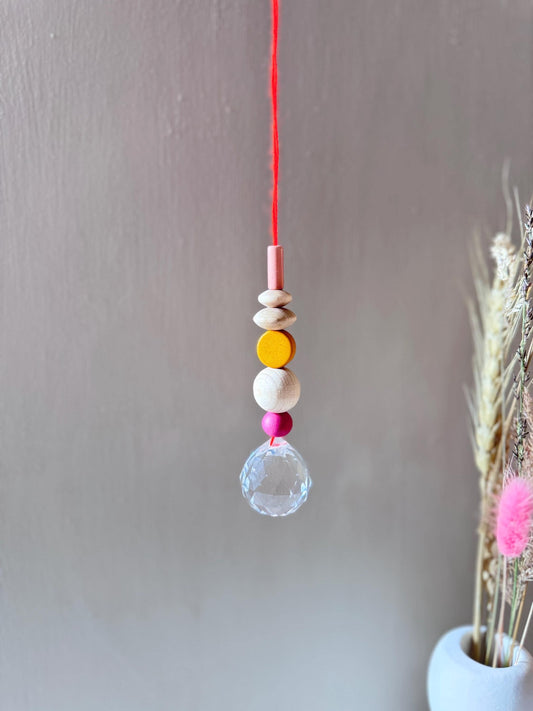 Handgefertigter bunter Sonnenfänger - Suncatcher mit Prisma - Regenbogen Fensterdekoration aus Glas