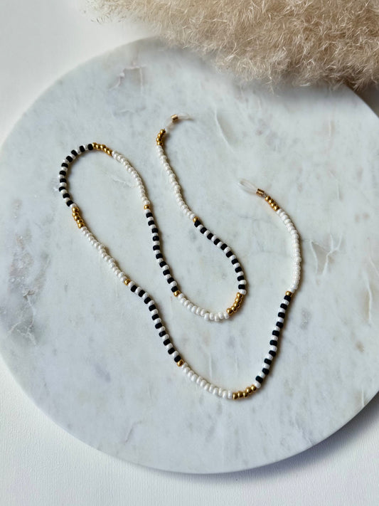 Brillenkette handgemacht - Rocaillesperlen Matt Schwarz, Gold und Weiß (Perlmutt)