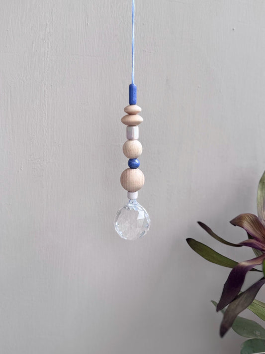 Handgefertigter schlichter Sonnenfänger - Suncatcher mit Prisma - Regenbogen Fensterdekoration aus Glas