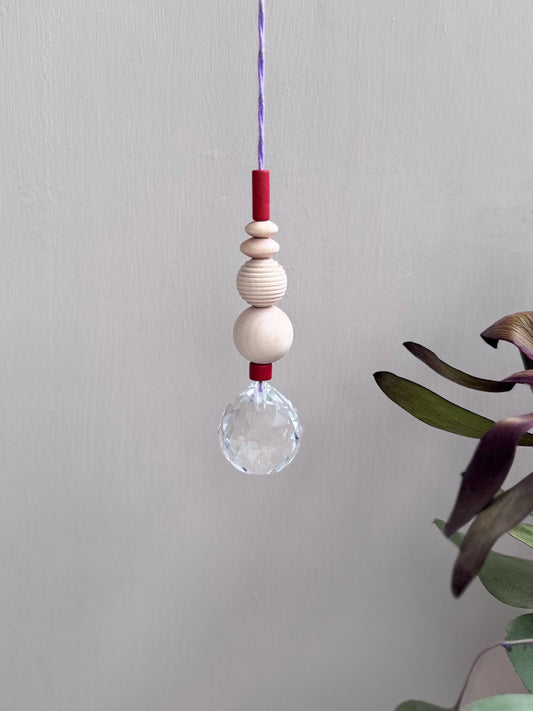 Handgefertigter bunter Sonnenfänger - Suncatcher mit Prisma - Regenbogen Fensterdekoration aus Glas